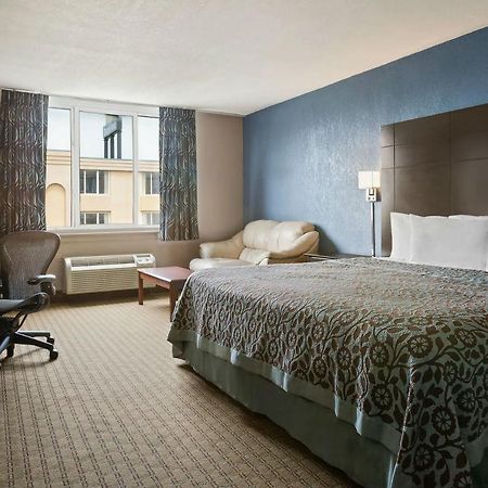 Days Inn By Wyndham Willoughby/Cleveland Eksteriør billede