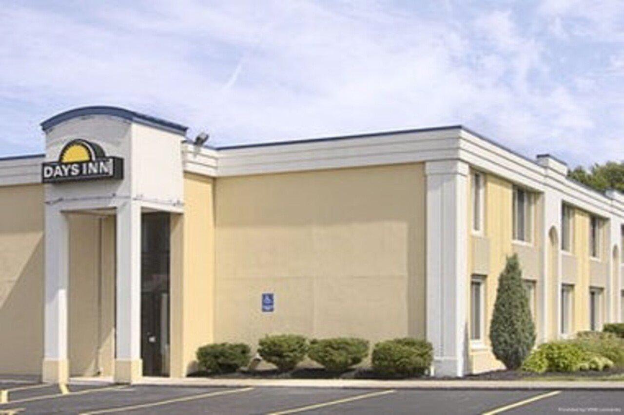 Days Inn By Wyndham Willoughby/Cleveland Eksteriør billede