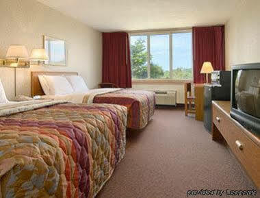 Days Inn By Wyndham Willoughby/Cleveland Eksteriør billede