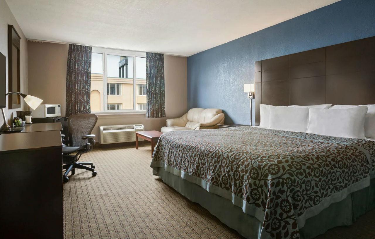 Days Inn By Wyndham Willoughby/Cleveland Eksteriør billede